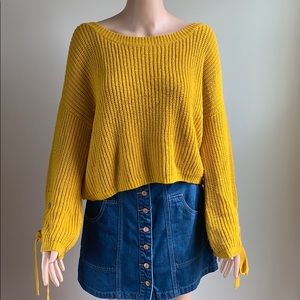 Oversized cropped yellow knit sweater